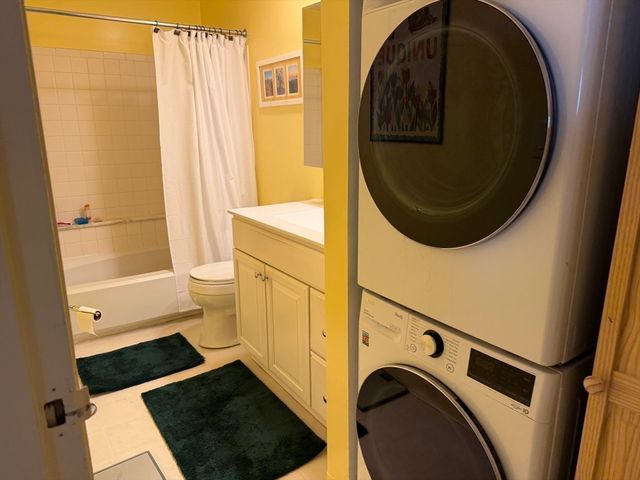 34 Silver Hill Ln 8, Natick, MA 01760