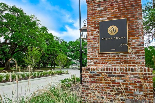 13475 Sawmill Dr, Baton Rouge, LA 70818