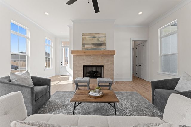 13475 Sawmill Dr, Baton Rouge, LA 70818