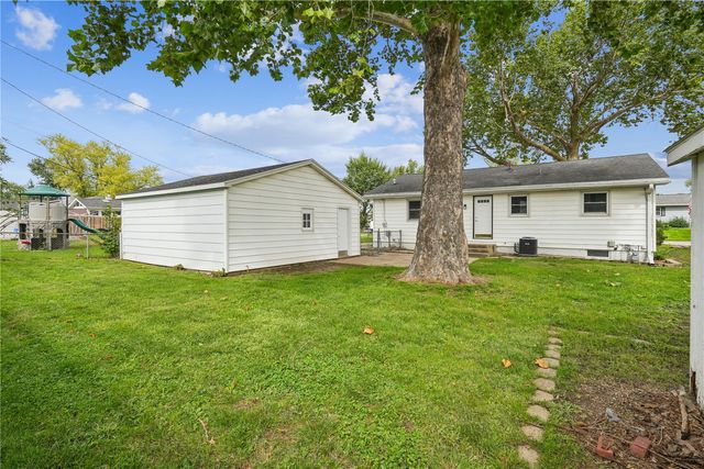 3021 Ravenwood Terrace NW, Cedar Rapids, IA 52405