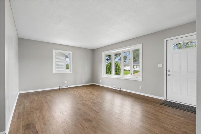 3021 Ravenwood Terrace NW, Cedar Rapids, IA 52405
