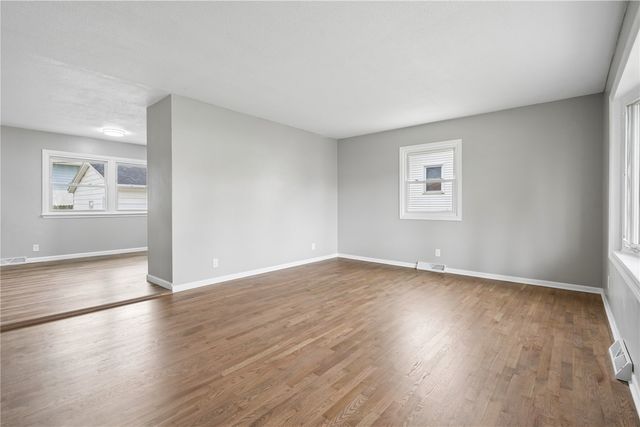 3021 Ravenwood Terrace NW, Cedar Rapids, IA 52405
