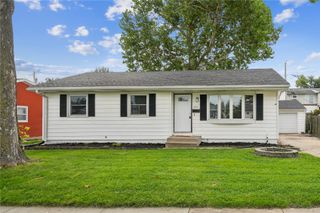 3021 Ravenwood Terrace NW, Cedar Rapids, IA 52405