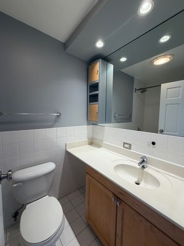 807 Church Street 212, Evanston, IL 60201