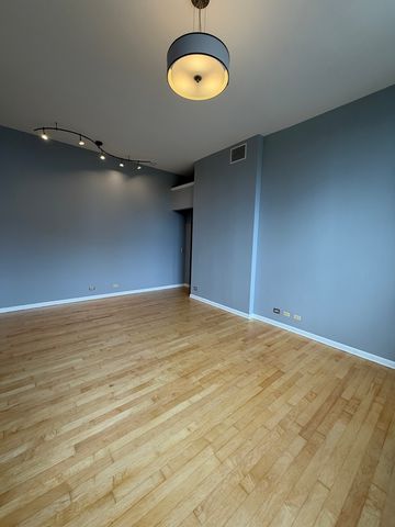 807 Church Street 212, Evanston, IL 60201