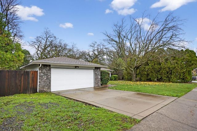 5365 Whitney Blvd, Rocklin, CA 95677