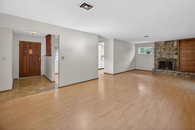 5365 Whitney Blvd, Rocklin, CA 95677