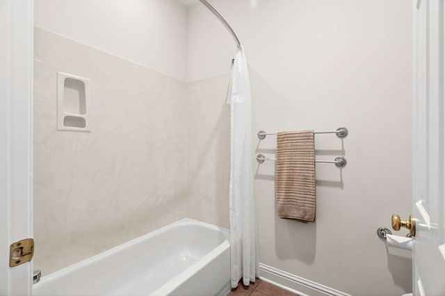 630 Springlake Dr, Franklin, TN 37064