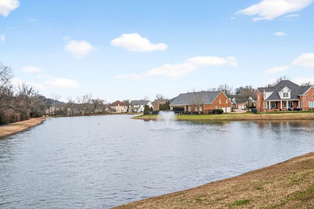 630 Springlake Dr, Franklin, TN 37064