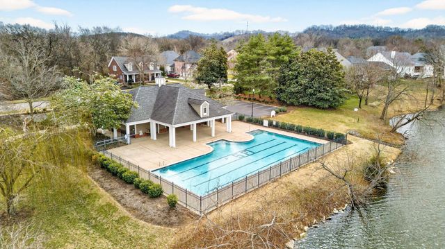 630 Springlake Dr, Franklin, TN 37064