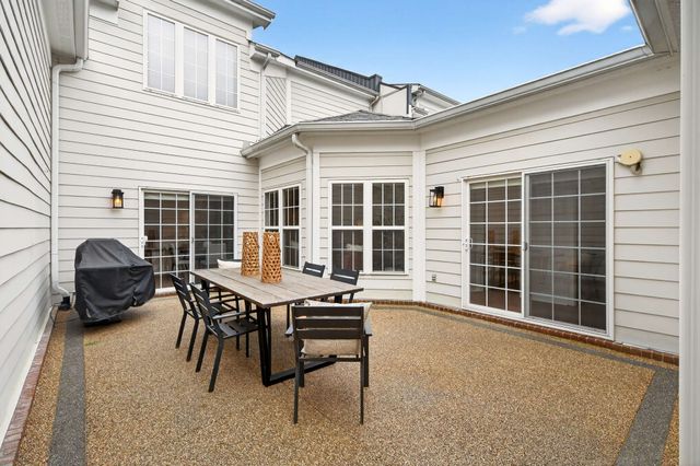 630 Springlake Dr, Franklin, TN 37064