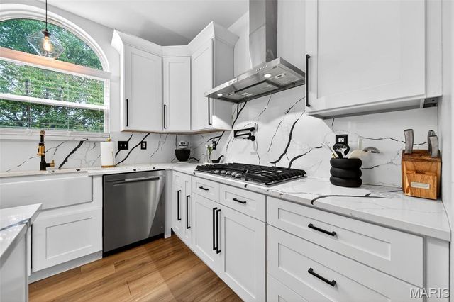 1009 Speckledwood Manor Court, Chesterfield, MO 63017