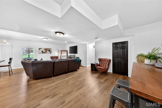 1009 Speckledwood Manor Court, Chesterfield, MO 63017