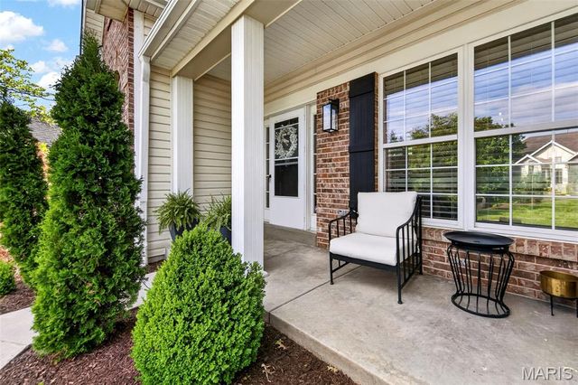 1009 Speckledwood Manor Court, Chesterfield, MO 63017