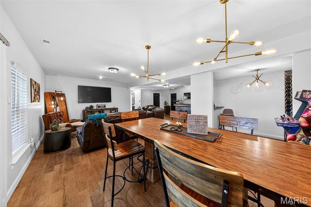 1009 Speckledwood Manor Court, Chesterfield, MO 63017
