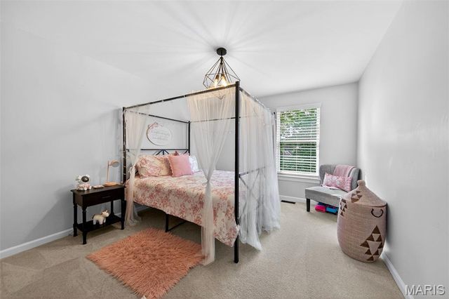 1009 Speckledwood Manor Court, Chesterfield, MO 63017