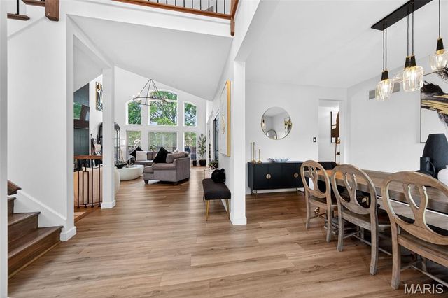 1009 Speckledwood Manor Court, Chesterfield, MO 63017