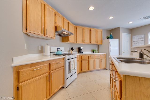 6236 Windmill Island Avenue, Las Vegas, NV 89139
