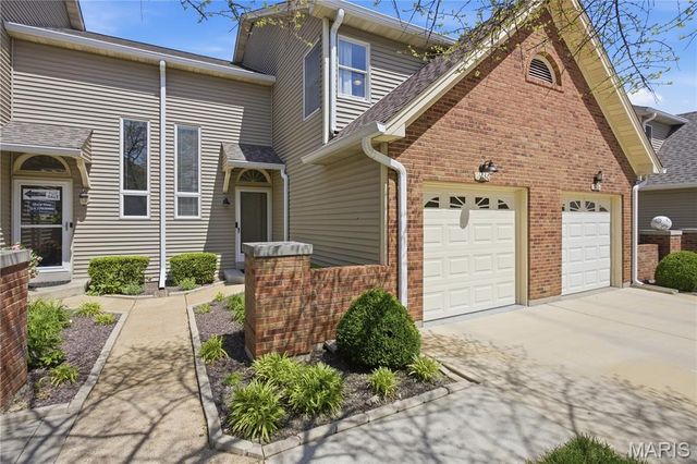 16180 Lea Oak Court, Chesterfield, MO 63017
