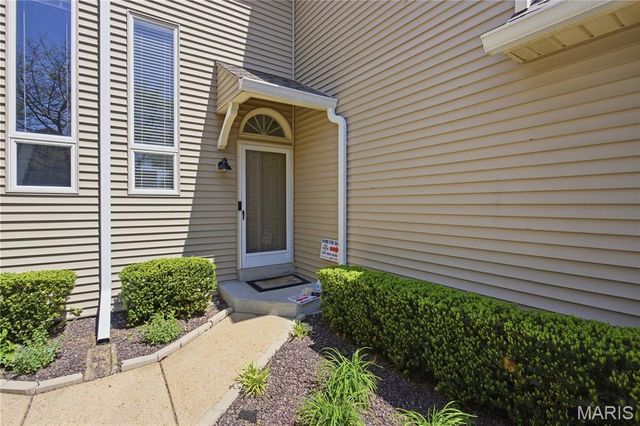 16180 Lea Oak Court, Chesterfield, MO 63017