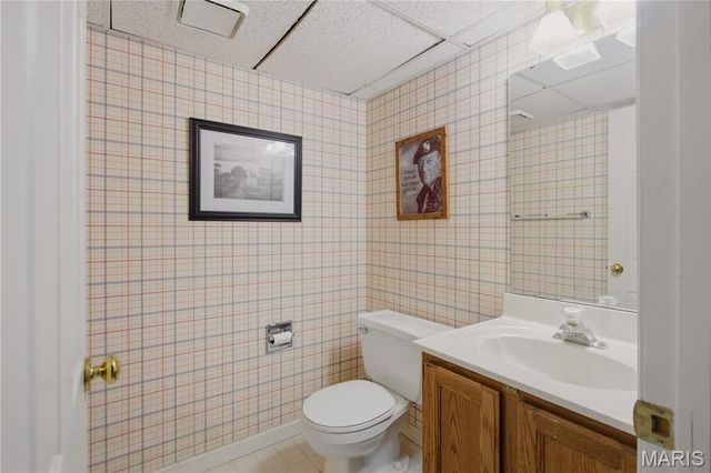16180 Lea Oak Court, Chesterfield, MO 63017
