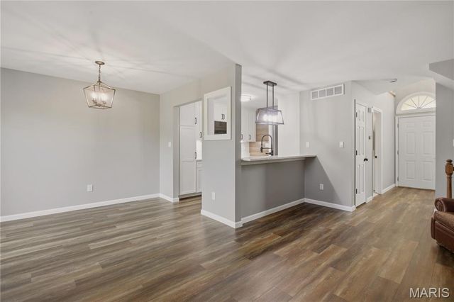 16180 Lea Oak Court, Chesterfield, MO 63017
