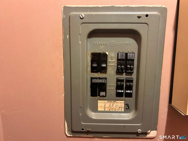 2 Camelot Drive 4, Bloomfield, CT 06002