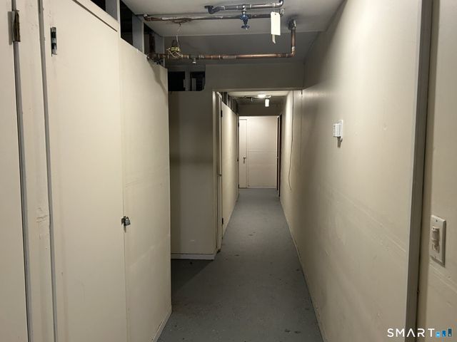 2 Camelot Drive 4, Bloomfield, CT 06002