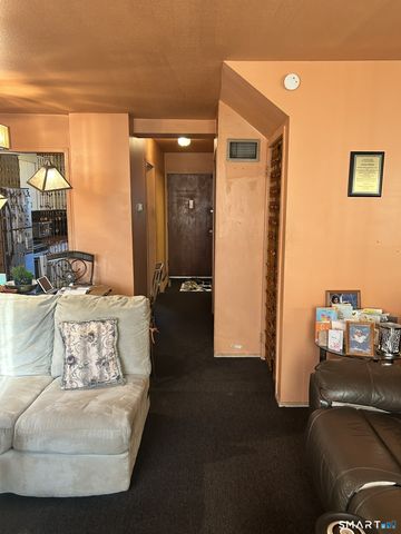 2 Camelot Drive 4, Bloomfield, CT 06002