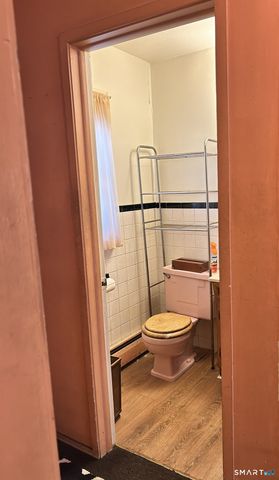 2 Camelot Drive 4, Bloomfield, CT 06002