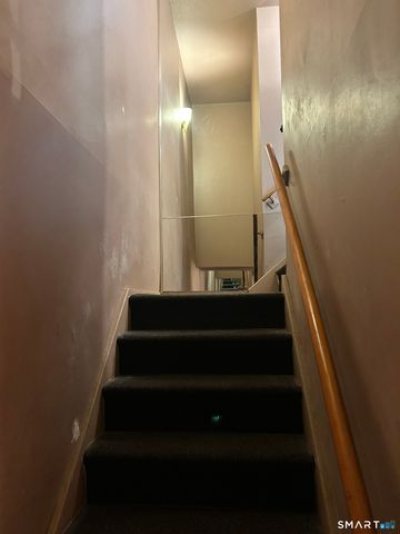 2 Camelot Drive 4, Bloomfield, CT 06002