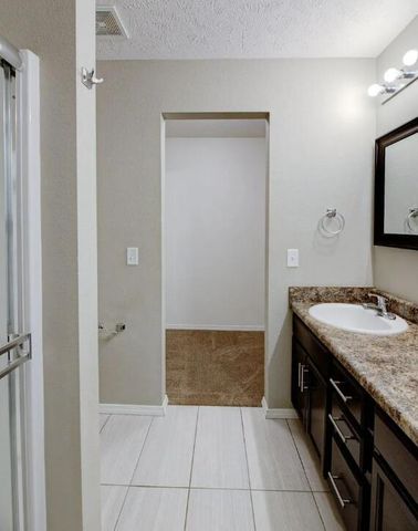 1702 N Hoover Drive, Ozark, MO 65721