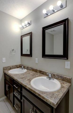 1702 N Hoover Drive, Ozark, MO 65721