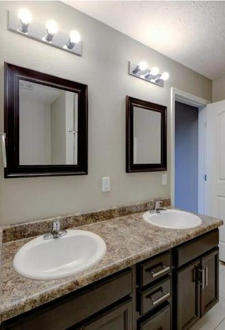 1702 N Hoover Drive, Ozark, MO 65721