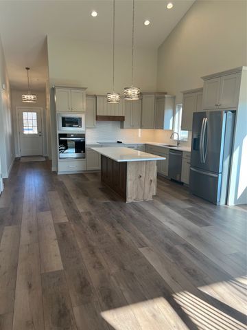 1336 Forest Ridge Court NE, Swisher, IA 52338