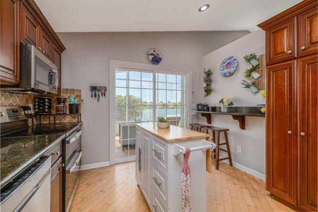 6 San Miguel Ct, Palm Coast, FL 32137