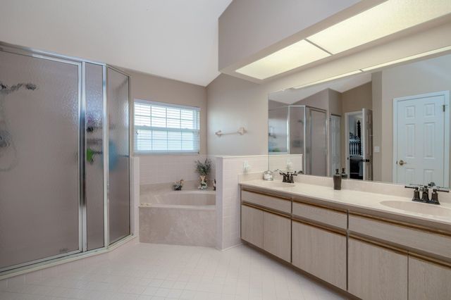 6 San Miguel Ct, Palm Coast, FL 32137