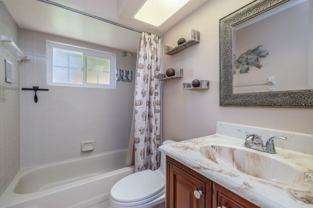 6 San Miguel Ct, Palm Coast, FL 32137