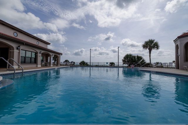 6 San Miguel Ct, Palm Coast, FL 32137