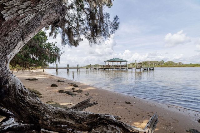 6 San Miguel Ct, Palm Coast, FL 32137