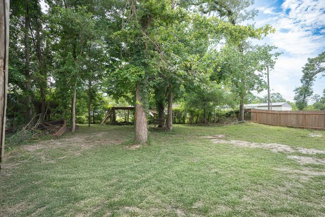 20511 N Sabine Drive, New Caney, TX 77357