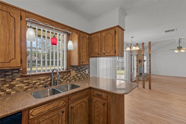 5302 Iris Circle, Bossier City, LA 71112