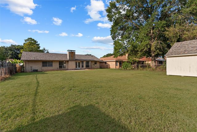 5302 Iris Circle, Bossier City, LA 71112