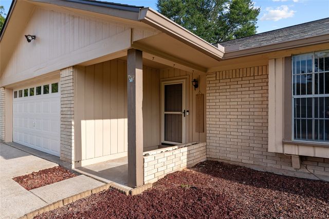 5302 Iris Circle, Bossier City, LA 71112