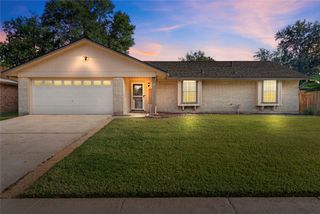 5302 Iris Circle, Bossier City, LA 71112