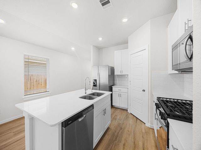 18718 Timber Glen Drive, Conroe, TX 77316