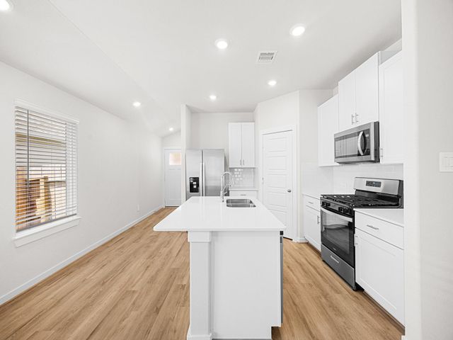 18718 Timber Glen Drive, Conroe, TX 77316