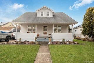 84 Bay Avenue, Hicksville, NY 11801