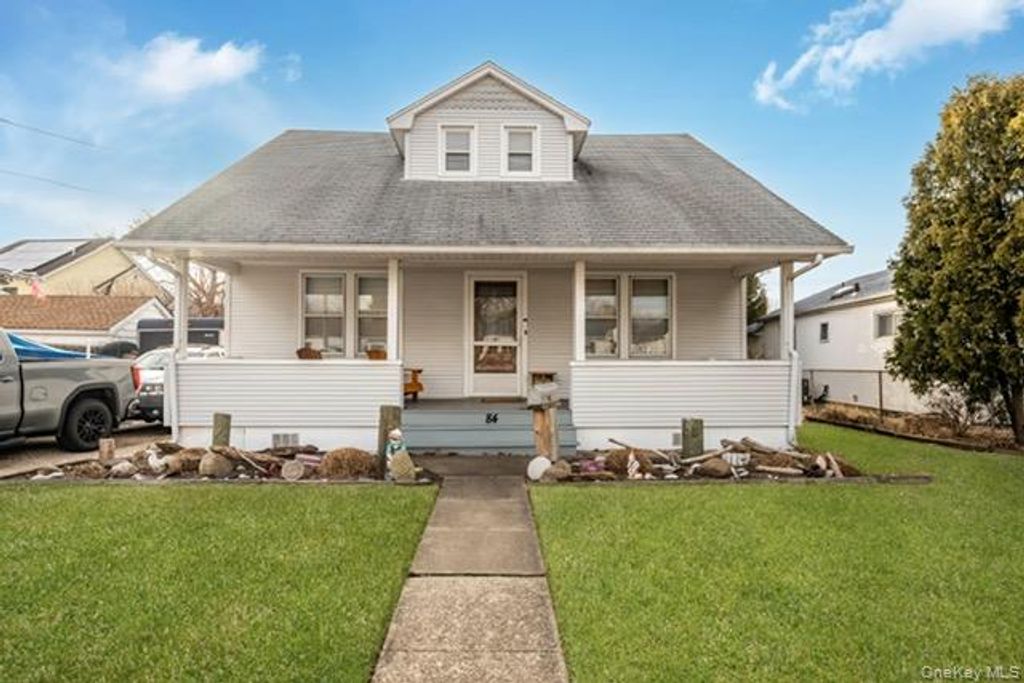 84 Bay Avenue, Hicksville, NY 11801