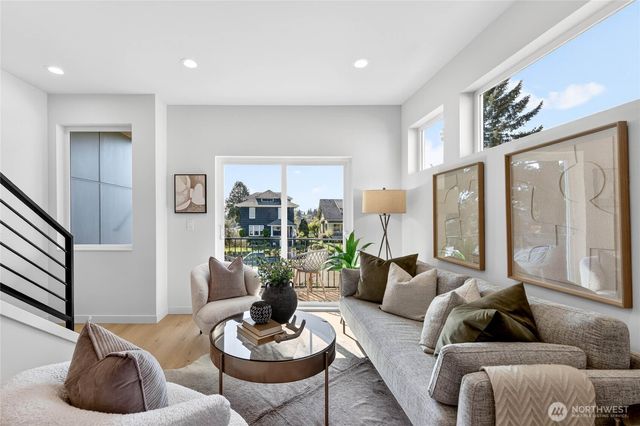 4142 44th Avenue SW, Seattle, WA 98116